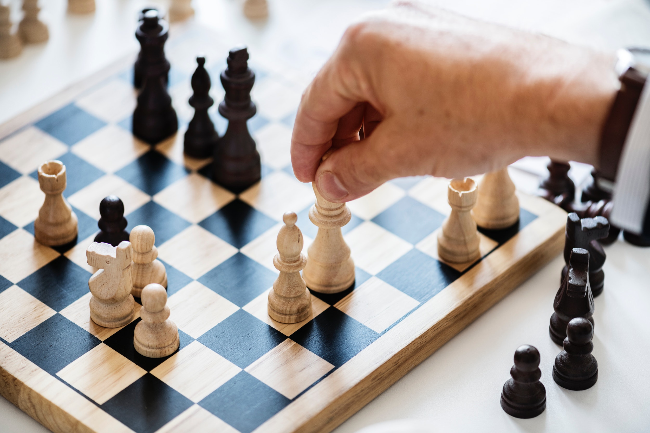 black-and-white-board-game-chess-938961.jpg